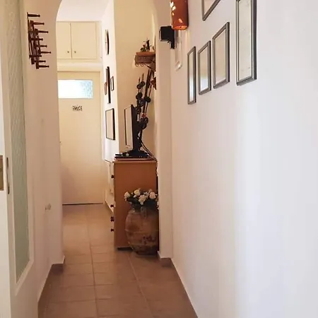 Lourantianika House